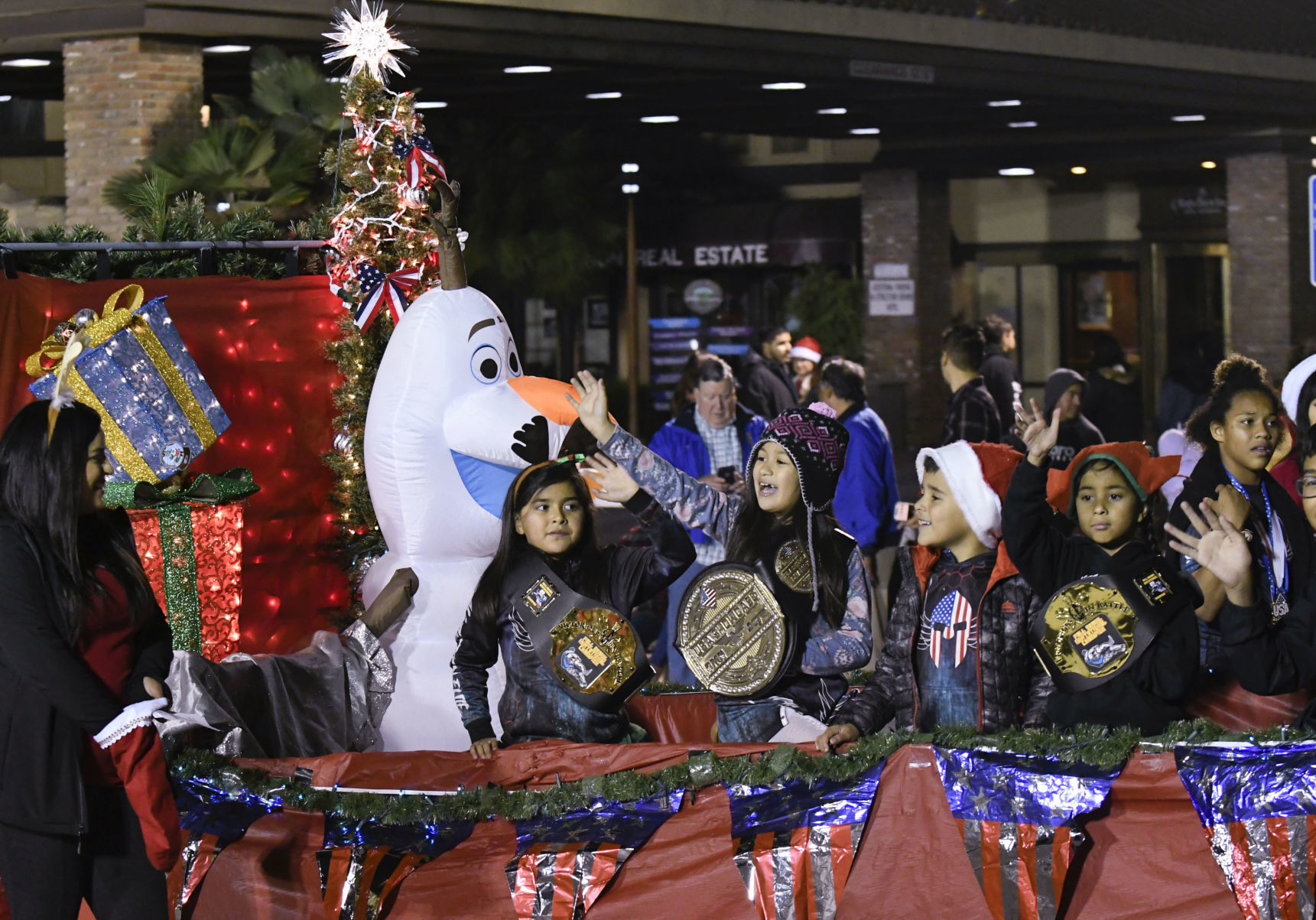 120719 SM Parade of Lights 68.jpg